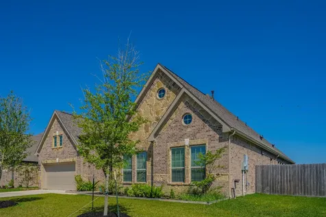 11903 Oakwood Drive Mont Belvieu TX 77535