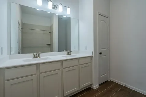 11903 Oakwood Drive Mont Belvieu TX 77535