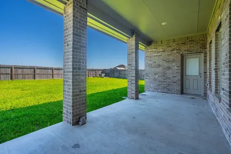 11903 Oakwood Drive Mont Belvieu TX 77535