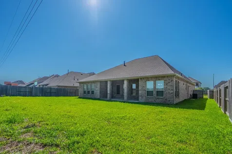 11903 Oakwood Drive Mont Belvieu TX 77535