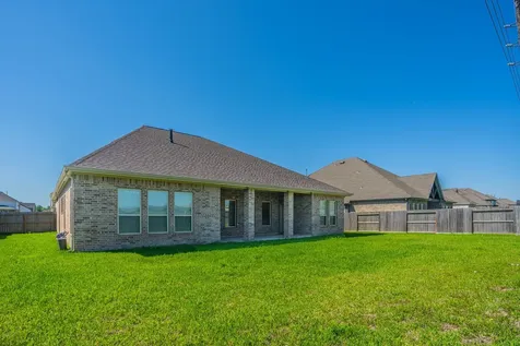 11903 Oakwood Drive Mont Belvieu TX 77535