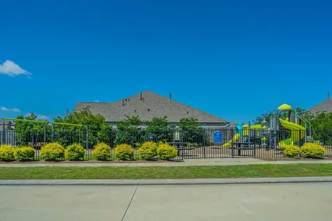 11903 Oakwood Drive Mont Belvieu TX 77535