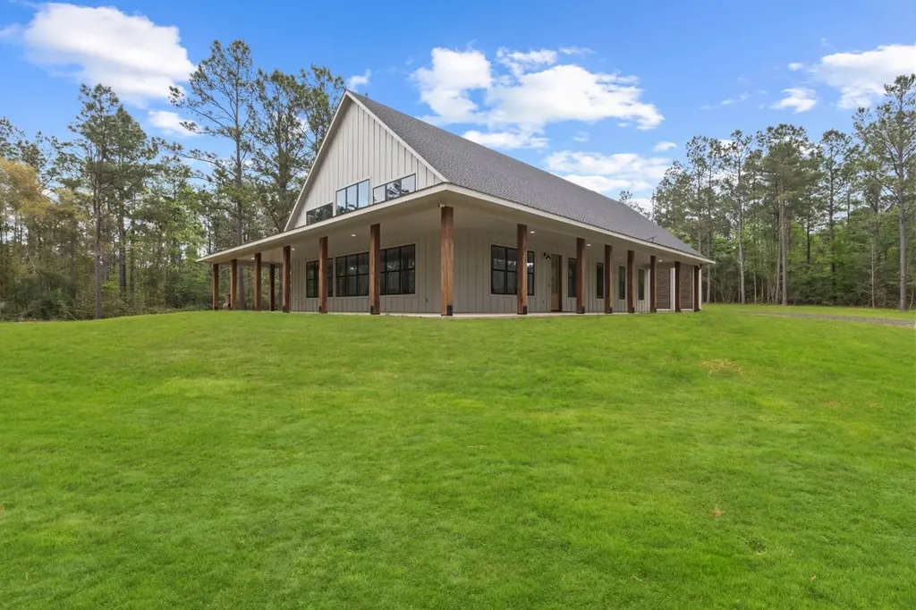 3143 County Road 4300 Woodville TX 75979