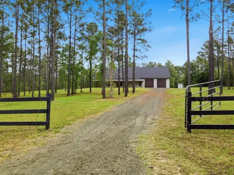 3143 County Road 4300 Woodville TX 75979
