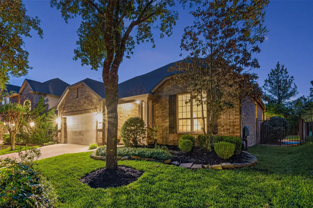 179 N Vershire Circle Magnolia TX 77354
