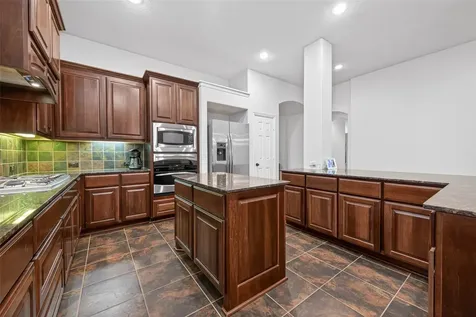 179 N Vershire Circle Magnolia TX 77354
