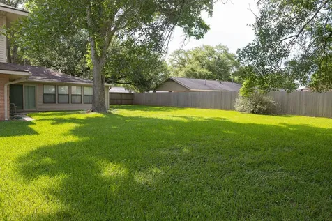 502 Lakeland Drive Humble TX 77338