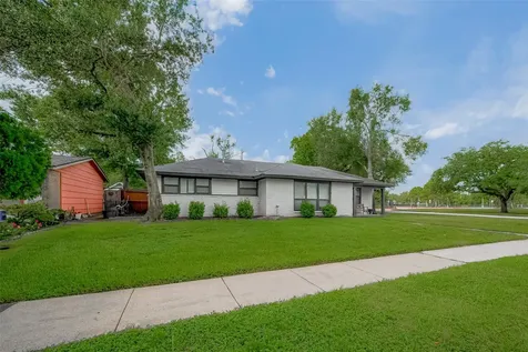 8057 Ridgeview Drive Houston TX 77055