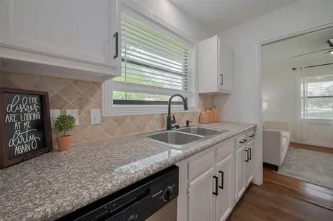 8057 Ridgeview Drive Houston TX 77055