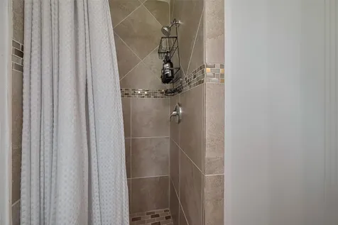 8057 Ridgeview Drive Houston TX 77055