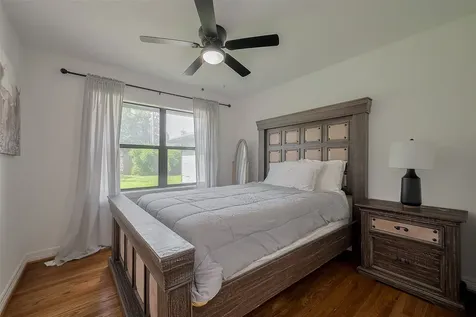 8057 Ridgeview Drive Houston TX 77055