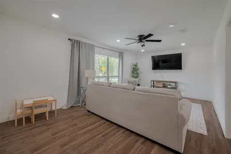 8057 Ridgeview Drive Houston TX 77055
