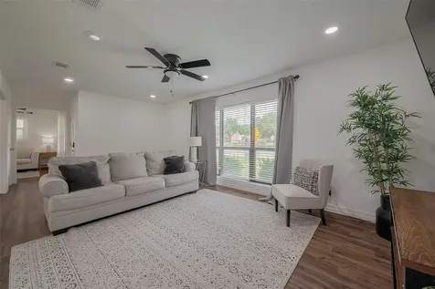 8057 Ridgeview Drive Houston TX 77055