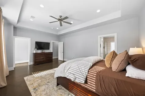 1565 W 22nd Street Houston TX 77008