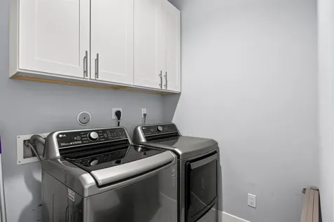 1565 W 22nd Street Houston TX 77008