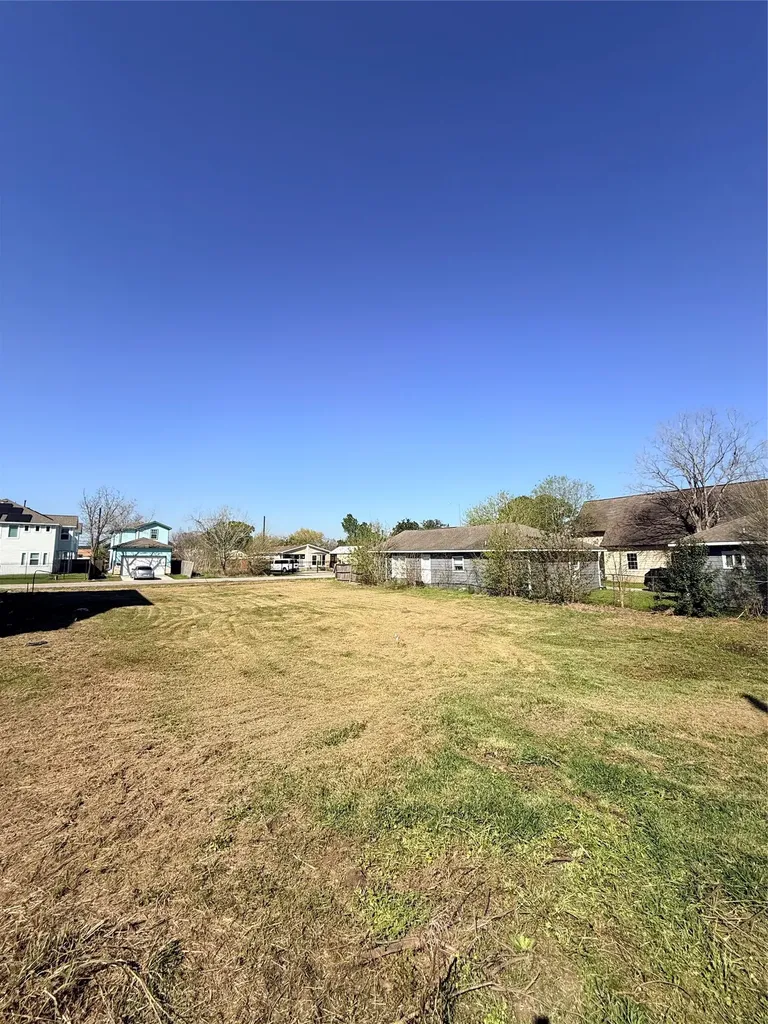 5004 Higgins Street Houston TX 77033