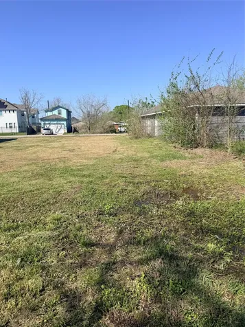 5004 Higgins Street Houston TX 77033