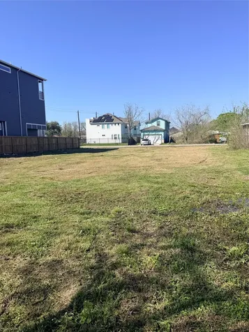 5004 Higgins Street Houston TX 77033
