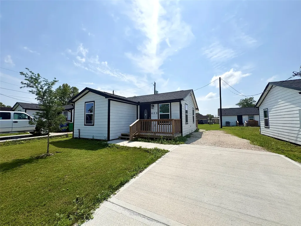 405 N Erskine Street Angleton TX 77515