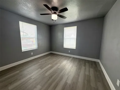 405 N Erskine Street Angleton TX 77515