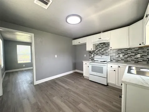 405 N Erskine Street Angleton TX 77515