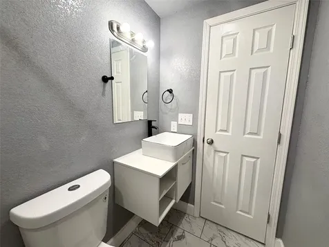 405 N Erskine Street Angleton TX 77515
