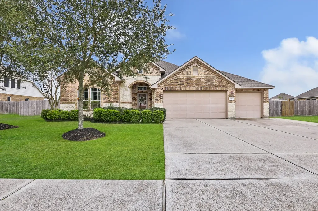 9518 Wincrest Drive Mont Belvieu TX 77523