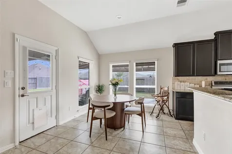 9518 Wincrest Drive Mont Belvieu TX 77523