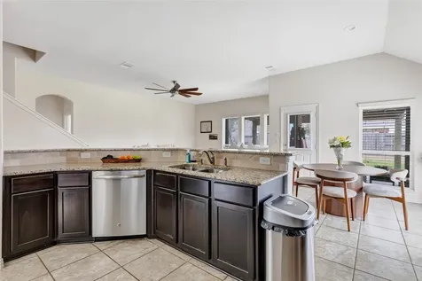 9518 Wincrest Drive Mont Belvieu TX 77523