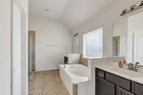 9518 Wincrest Drive Mont Belvieu TX 77523
