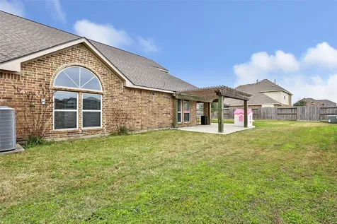 9518 Wincrest Drive Mont Belvieu TX 77523