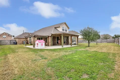 9518 Wincrest Drive Mont Belvieu TX 77523
