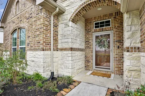 9518 Wincrest Drive Mont Belvieu TX 77523
