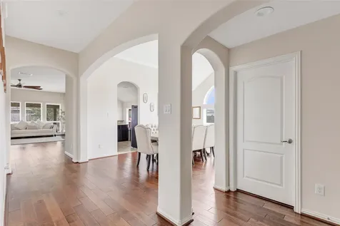 9518 Wincrest Drive Mont Belvieu TX 77523