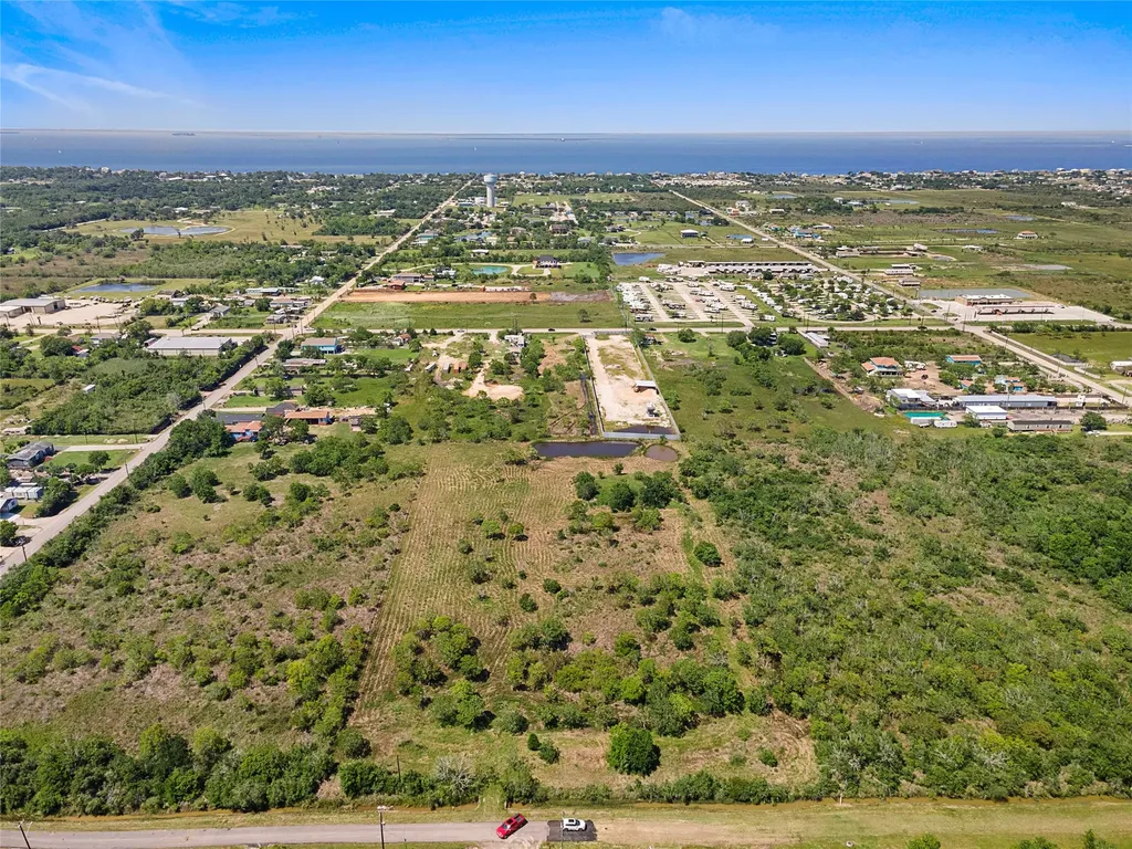 2360 Avenue L San Leon TX 77539