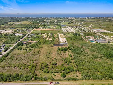 2360 Avenue L San Leon TX 77539