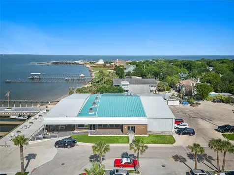 2360 Avenue L San Leon TX 77539