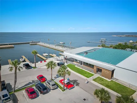 2360 Avenue L San Leon TX 77539