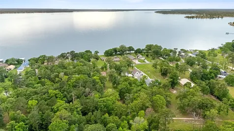 439 Lakeview Harbor Onalaska TX 77360
