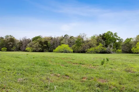 4822 Fm 1624 Lexington TX 78947
