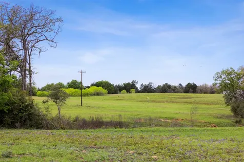 4822 Fm 1624 Lexington TX 78947