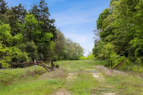 4822 Fm 1624 Lexington TX 78947