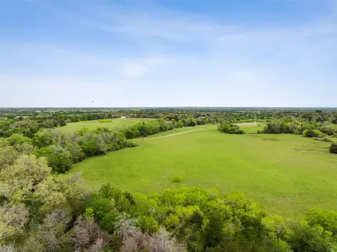 4822 Fm 1624 Lexington TX 78947