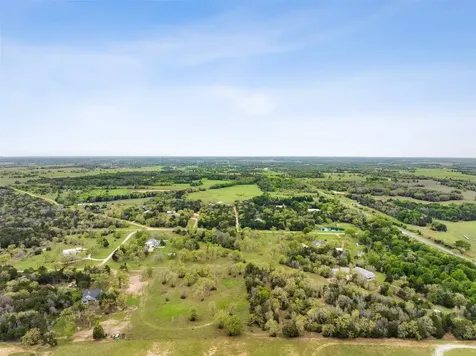 4822 Fm 1624 Lexington TX 78947