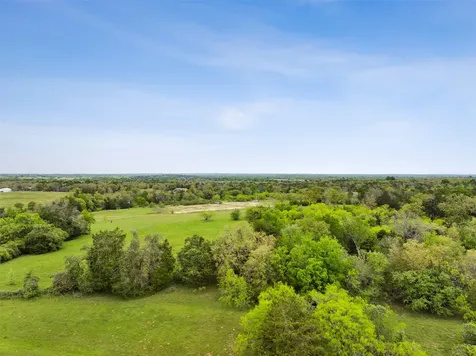 4822 Fm 1624 Lexington TX 78947