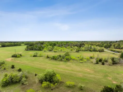 4822 Fm 1624 Lexington TX 78947
