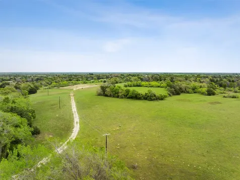 4822 Fm 1624 Lexington TX 78947