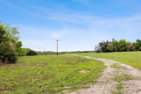 4822 Fm 1624 Lexington TX 78947