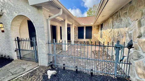 6 Hillcrest Street Dayton TX 77535