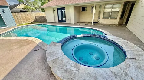 6 Hillcrest Street Dayton TX 77535